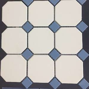 4416 Oct11-1ch White Octagon 16/Blue Cobait Dots 11 (300x300)